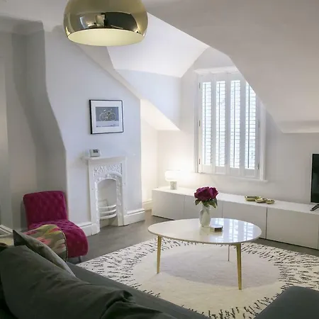 Sanderson Apartment *